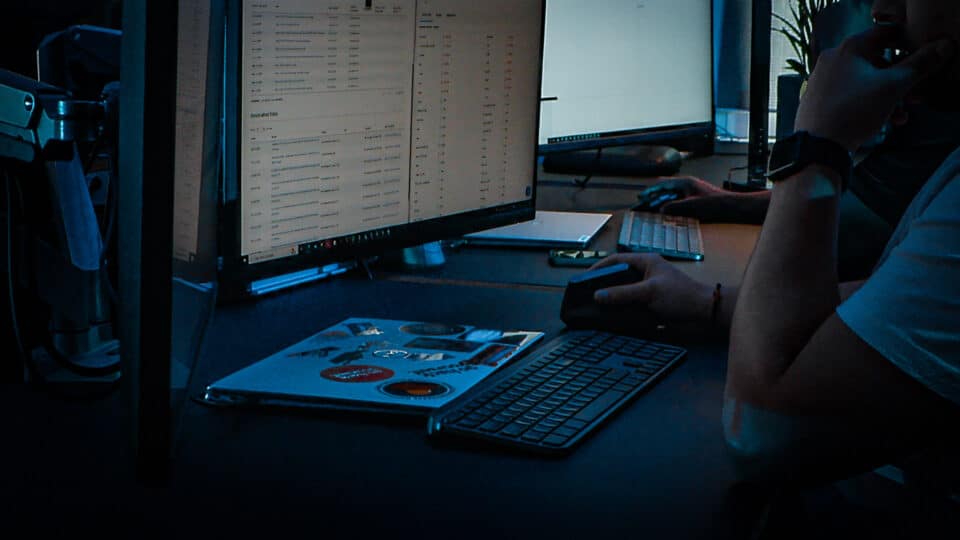 monitoring service person by the computer